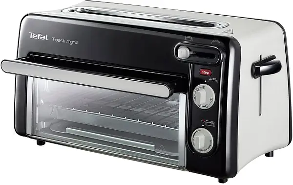 Tefal Toast N' Grill na eleganckim blacie kuchennym podczas przygotowywania złocistych tostów